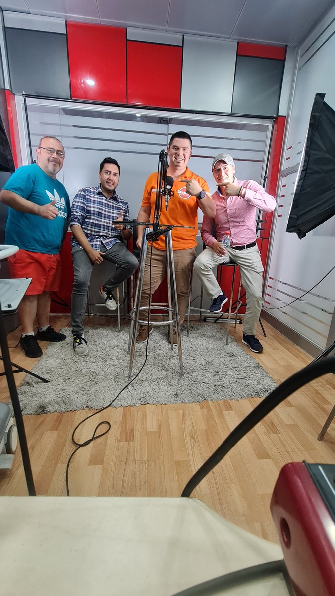 Equipo en entrevista